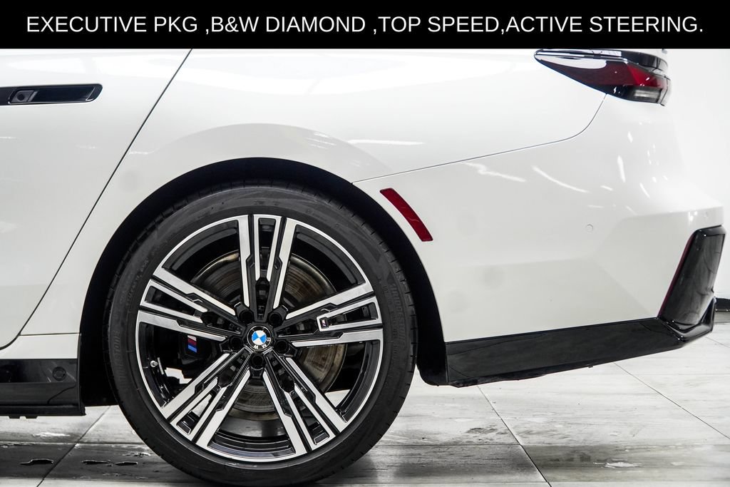 Used 2025 BMW 750e xDrive w/ Executive Package AWD/4WD image 17