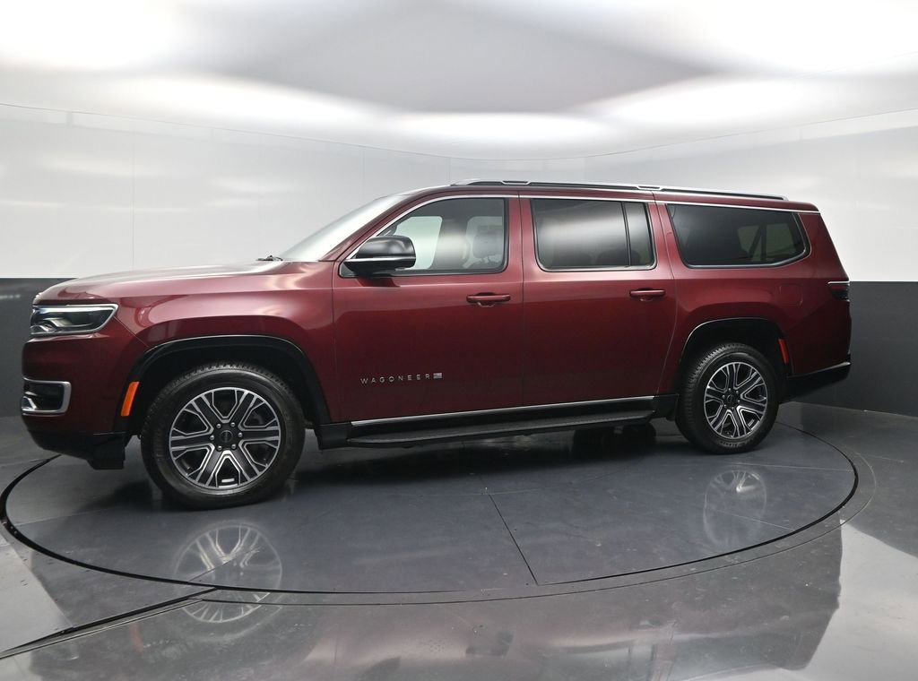 Used 2025 Jeep Wagoneer L Series II w/ 8-pass Seating Package image 3