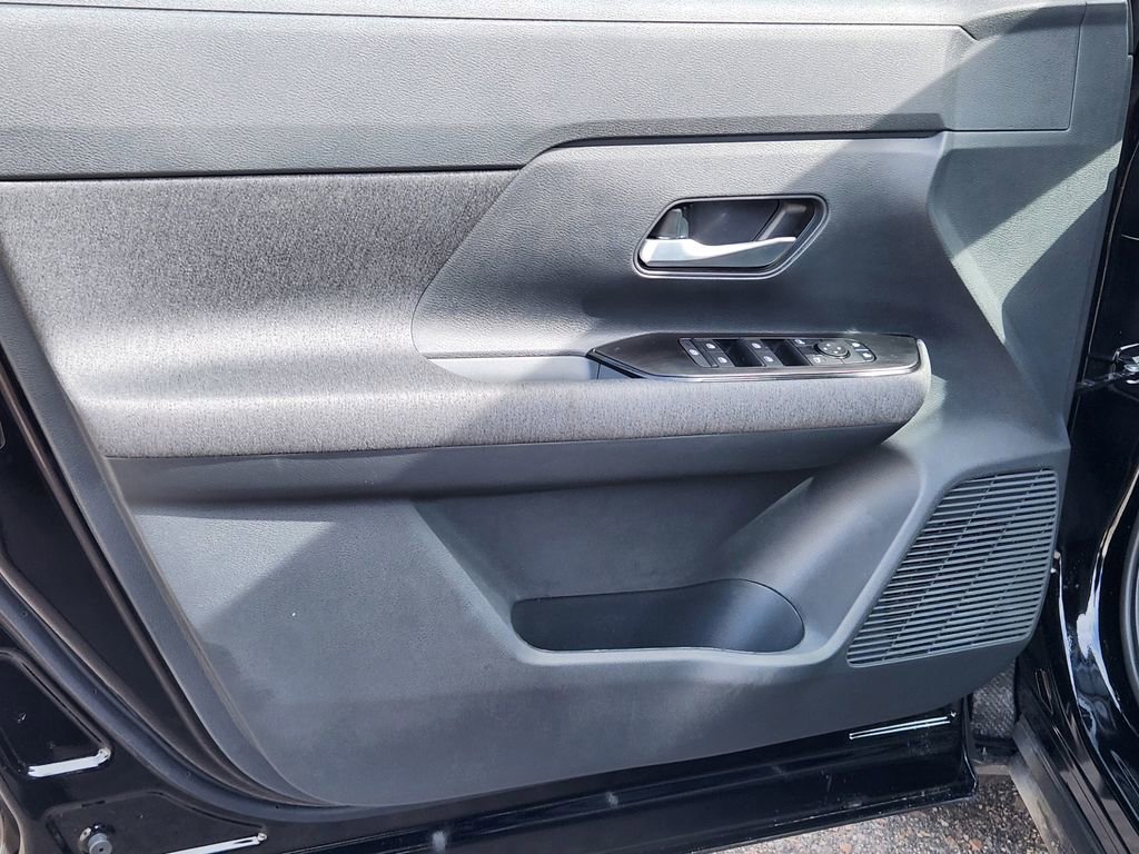 New 2026 Nissan Kicks SV w/ SV Premium Package AWD/4WD image 8