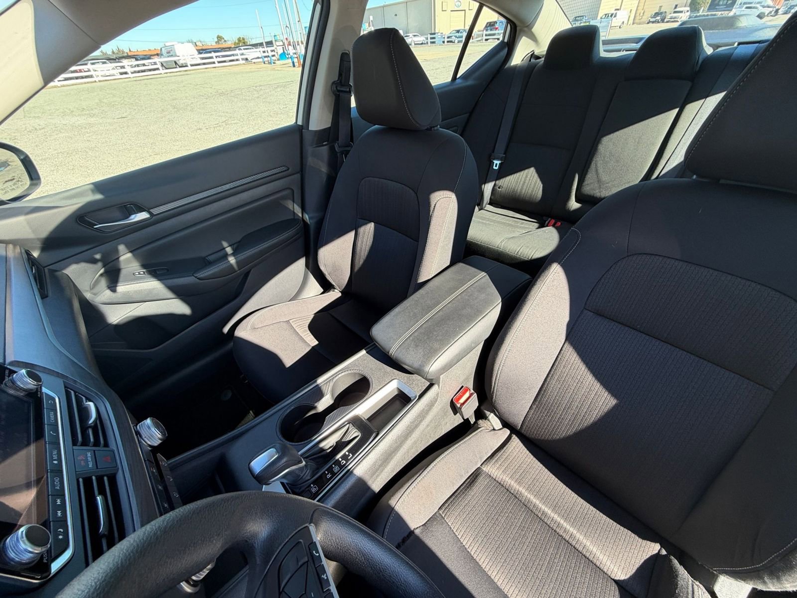 Used 2025 Nissan Altima 2.5 SV image 35