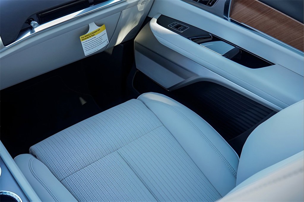 New 2026 Cadillac Vistiq Luxury image 24