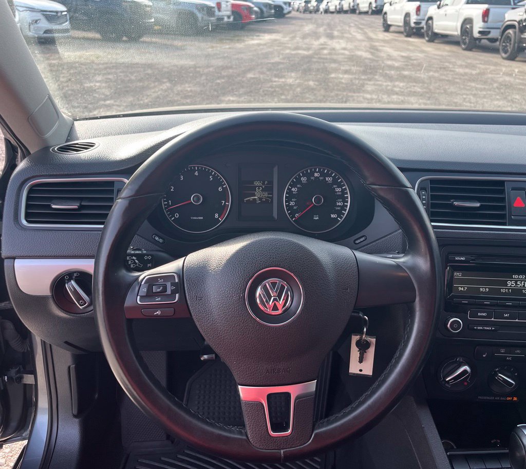Used 2013 Volkswagen Jetta SE FWD image 21