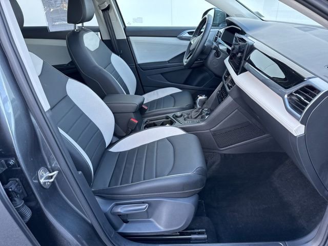 Certified 2025 Volkswagen Taos SEL w/ Black Wheel Plus Package image 23