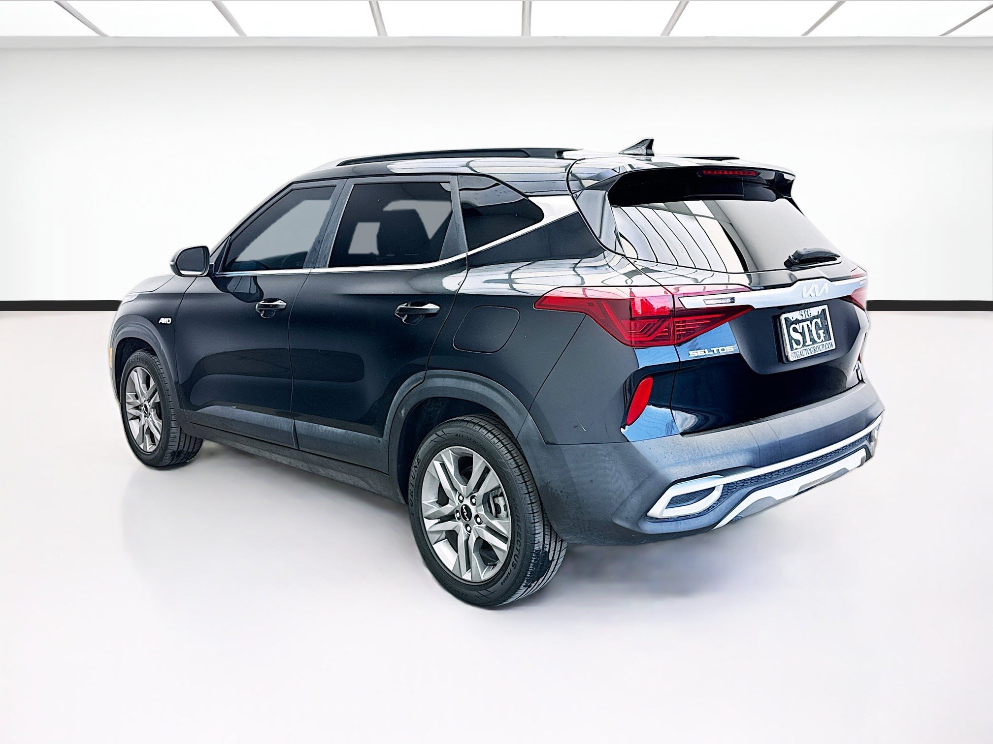 Used 2023 Kia Seltos S AWD/4WD image 6