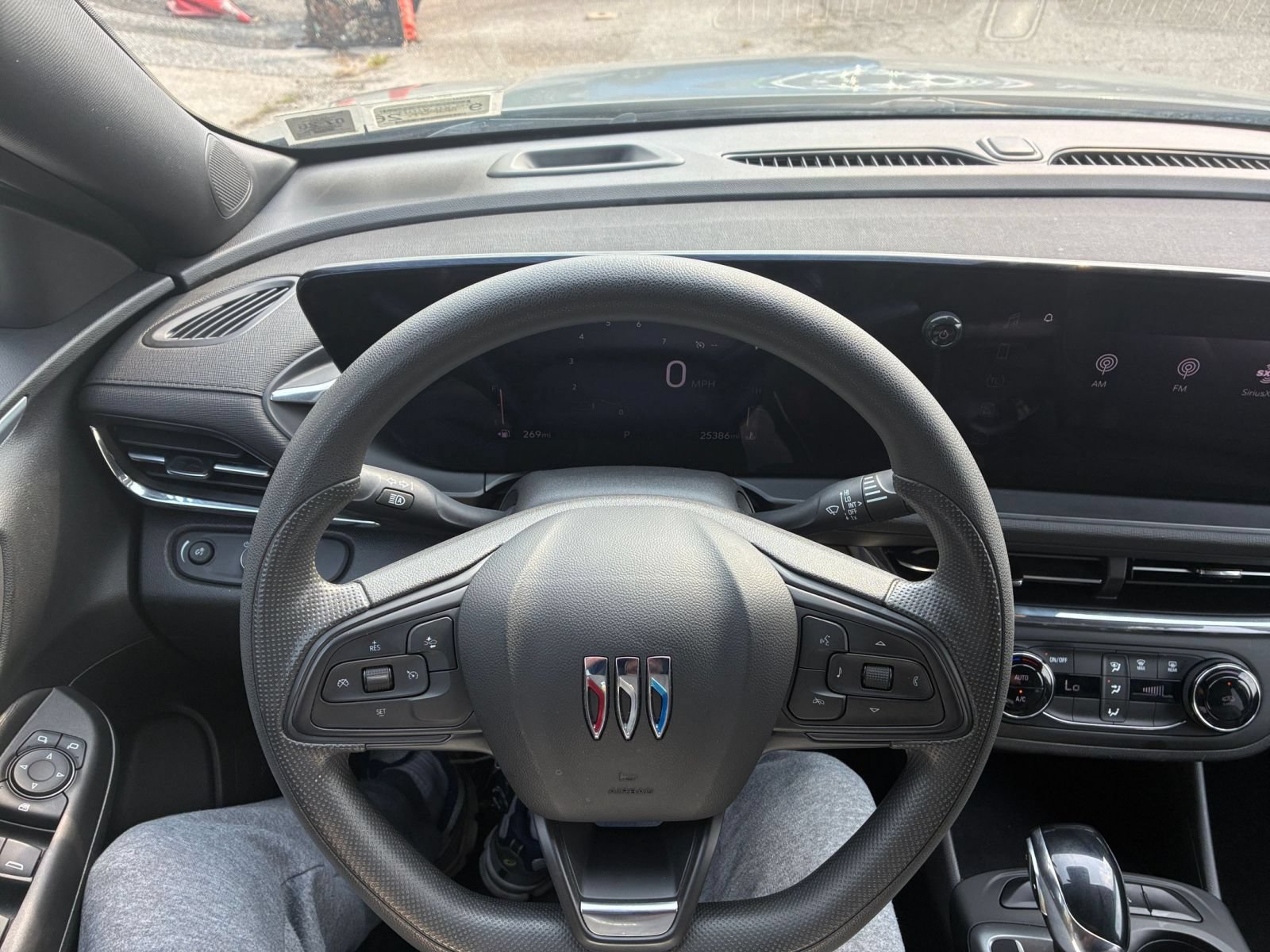 Used 2025 Buick Envista Preferred FWD image 24