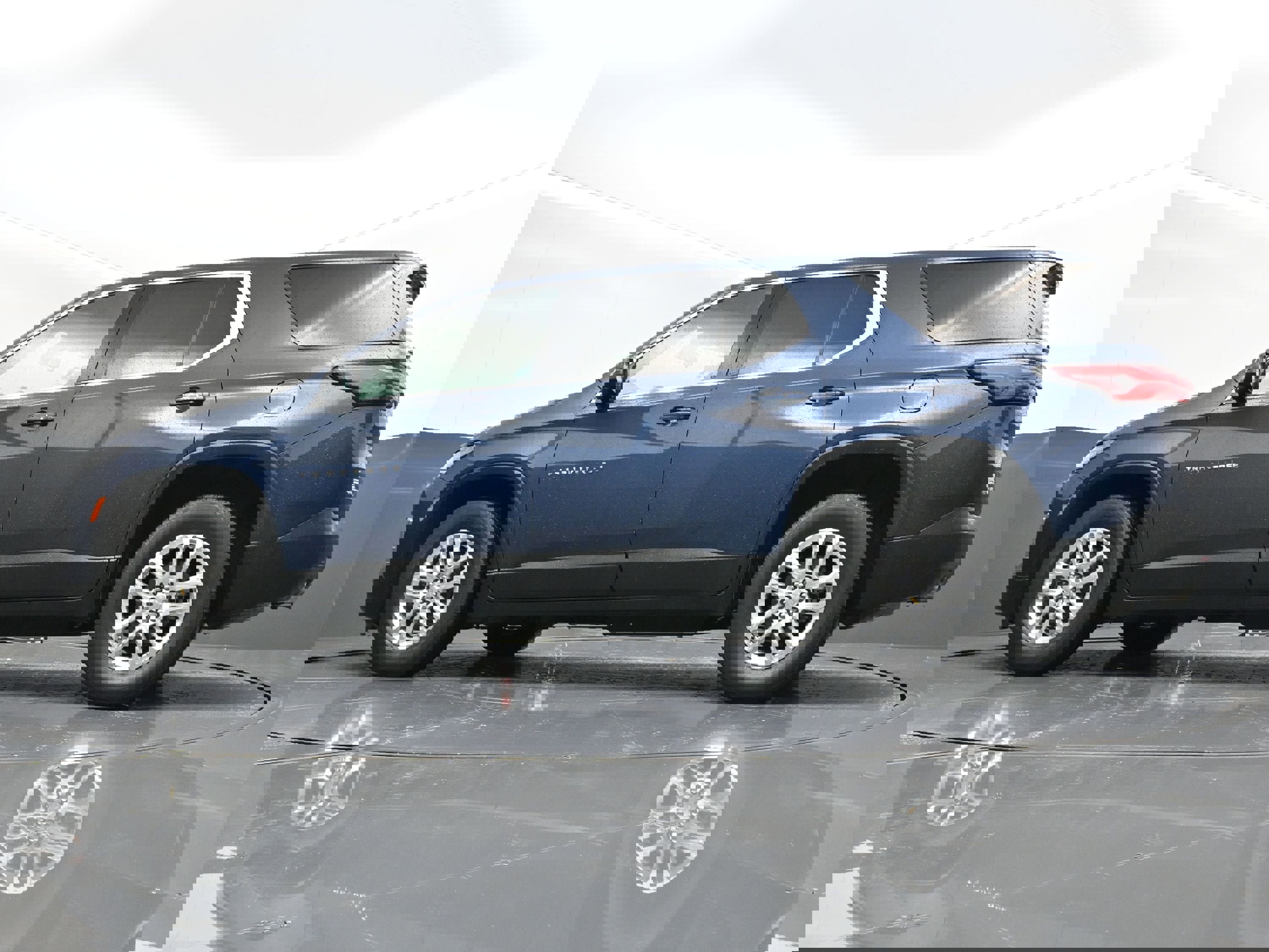 Certified 2023 Chevrolet Traverse LS image 32