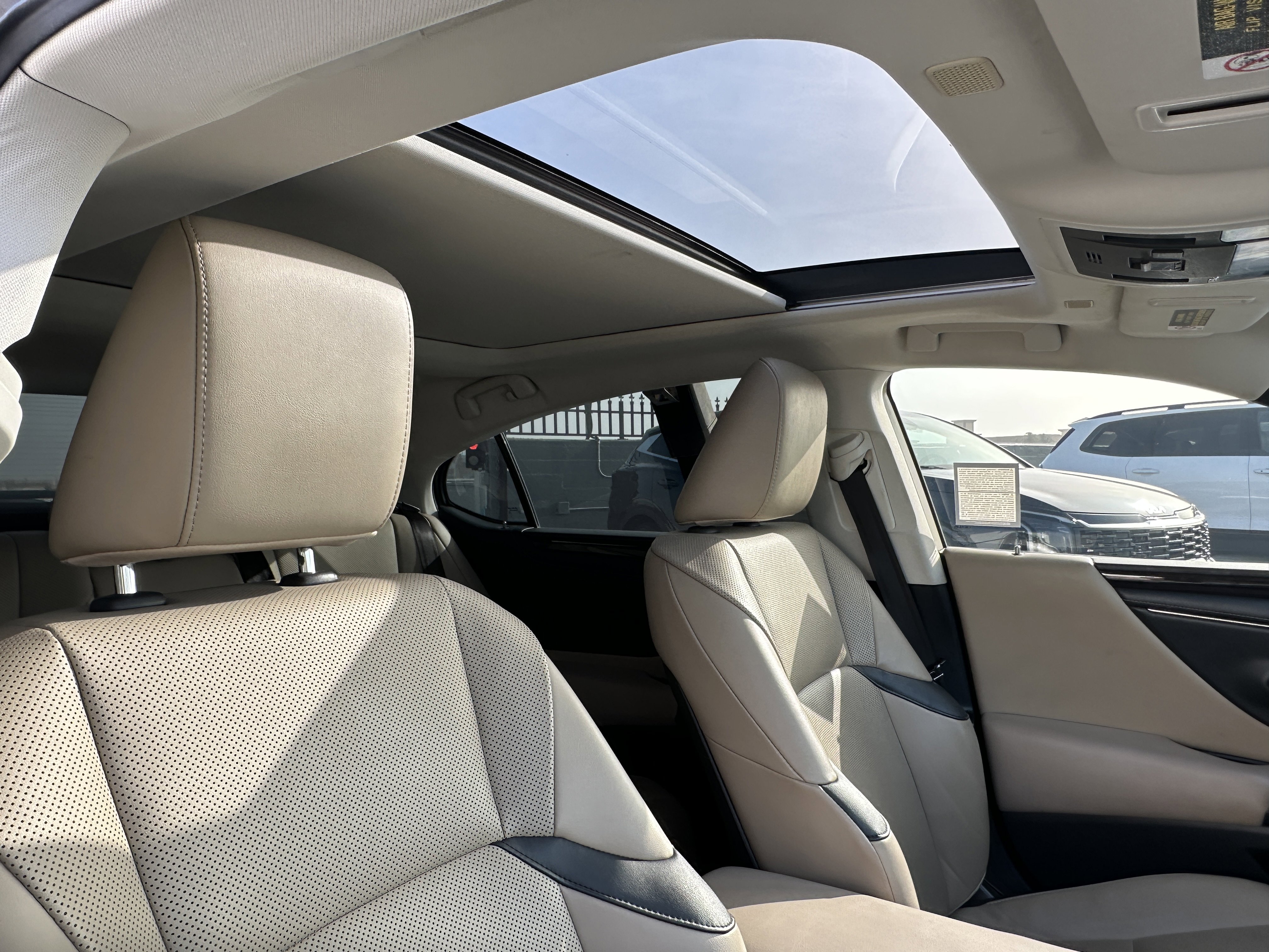 Used 2020 Lexus ES 350 w/ Premium Package image 16