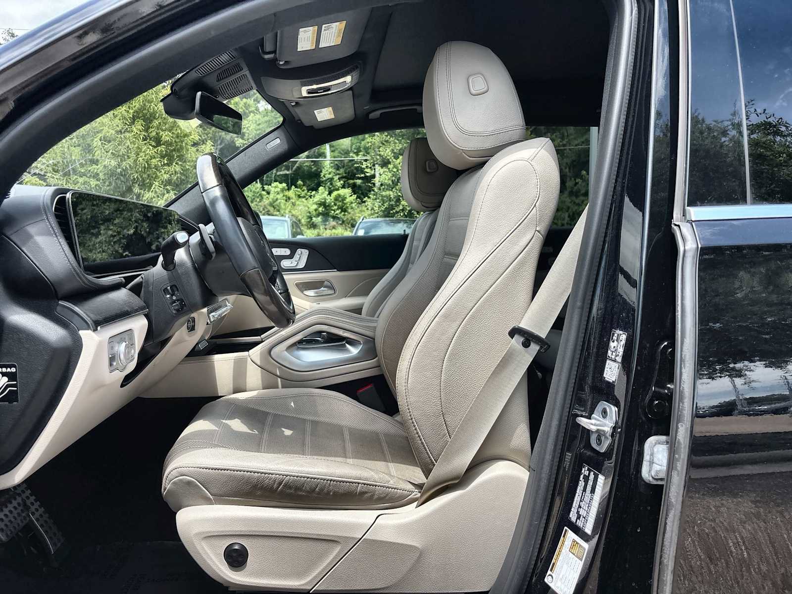 Used 2023 Mercedes-Benz GLS 450 4MATIC image 3
