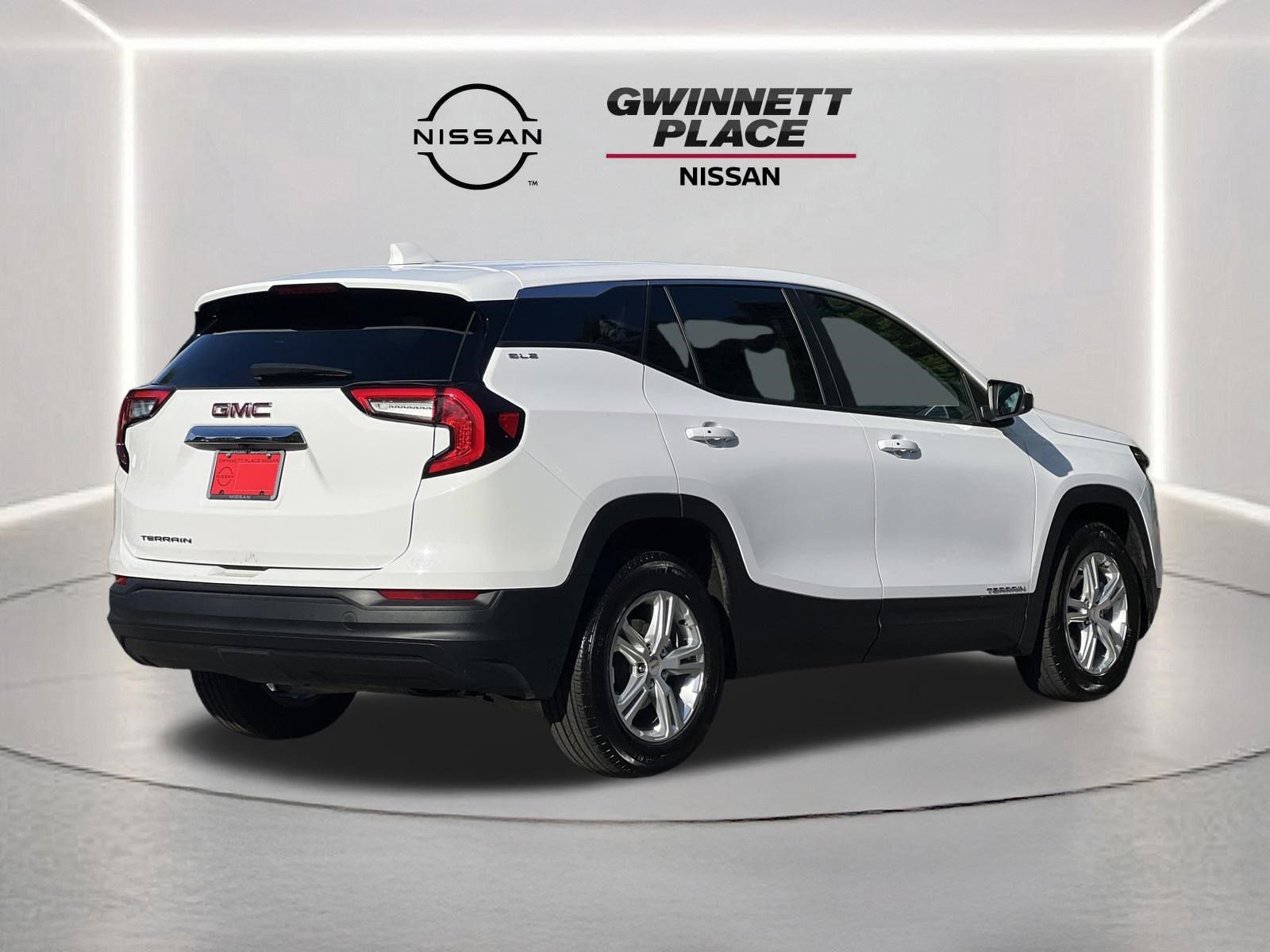 Used 2024 GMC Terrain SLE FWD image 25