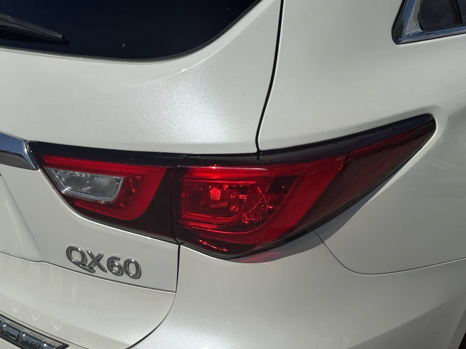 Used 2017 INFINITI QX60 Luxe w/ Premium Plus Package AWD/4WD image 32