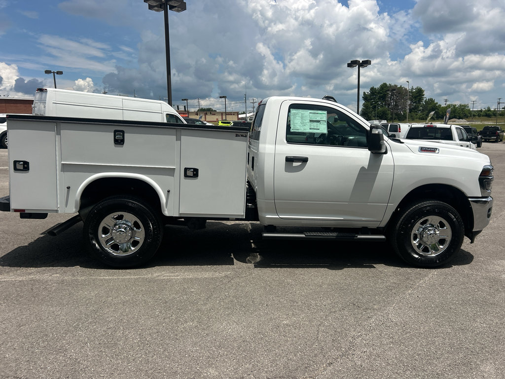 New 2025 RAM 2500 Tradesman AWD/4WD image 4