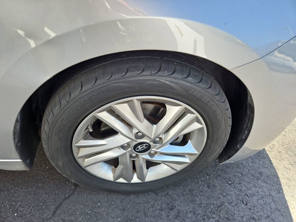 Used 2020 Hyundai Elantra SEL image 7