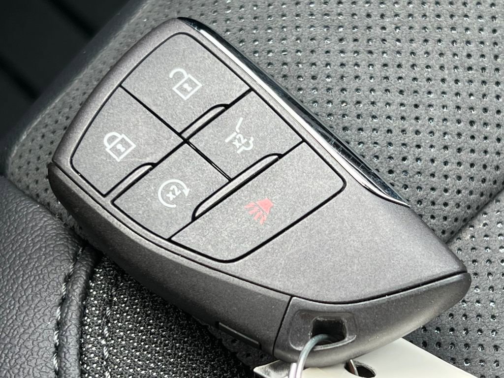 Certified 2025 Chevrolet Blazer EV RS w/ Super Cruise Package image 30