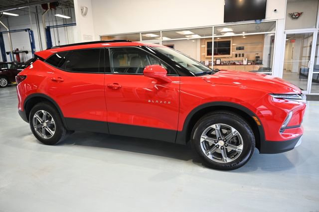 Used 2023 Chevrolet Blazer LT w/ Convenience Package image 4