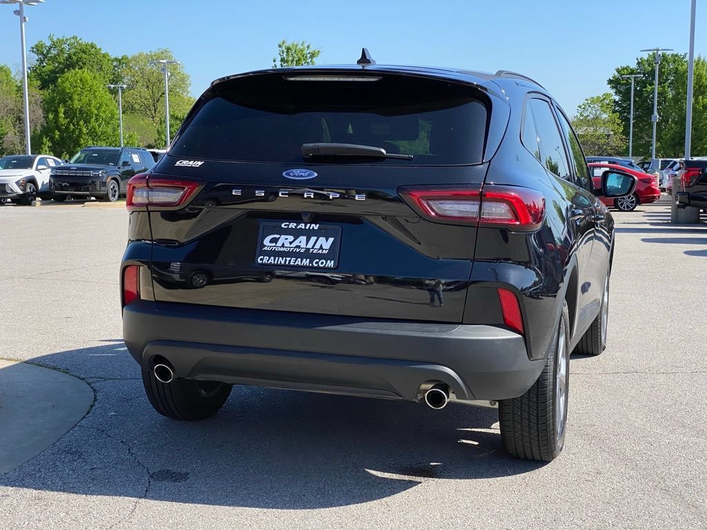 Used 2025 Ford Escape ST-Line FWD image 8