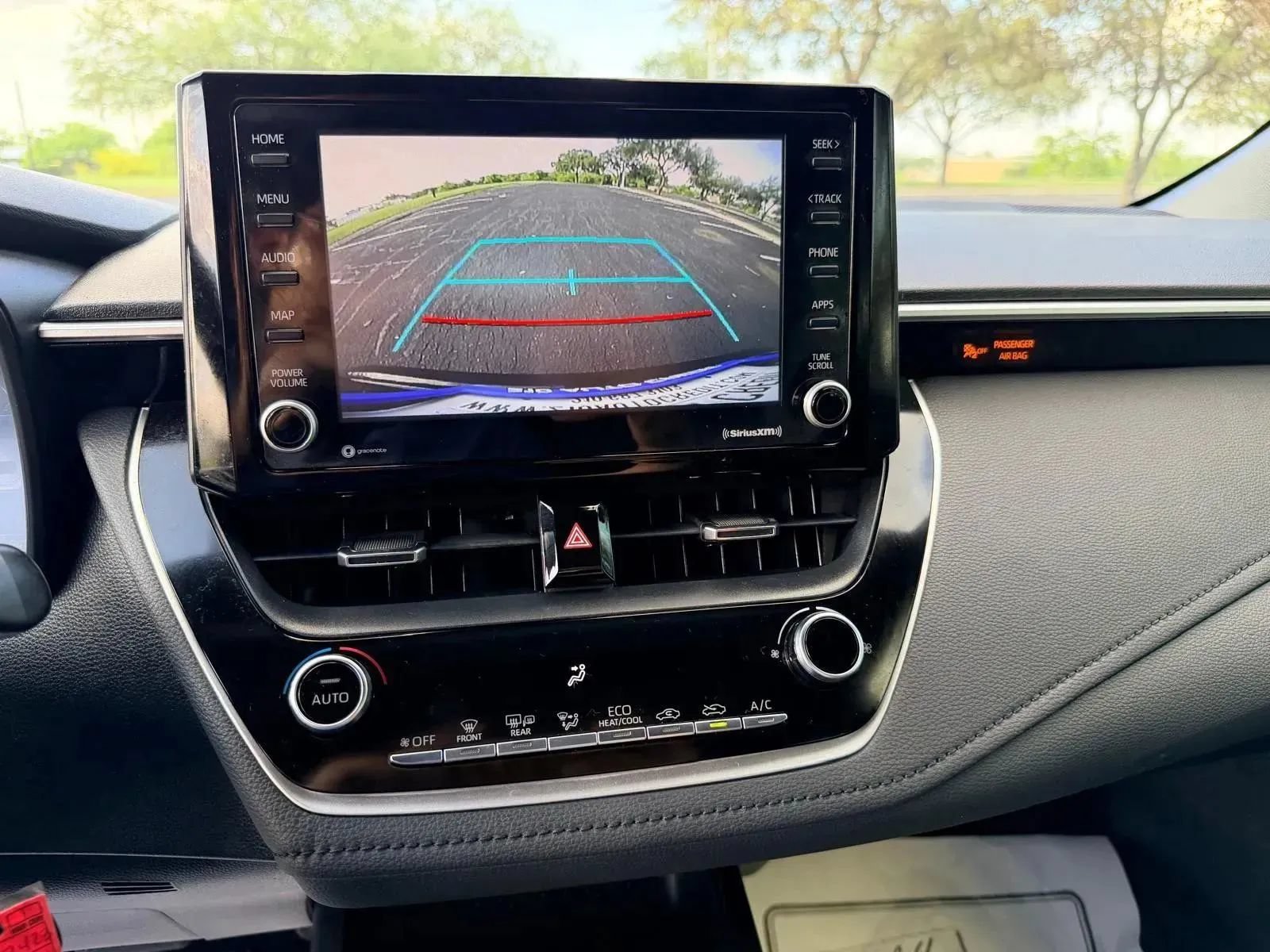 Used 2022 Toyota Corolla SE FWD image 33