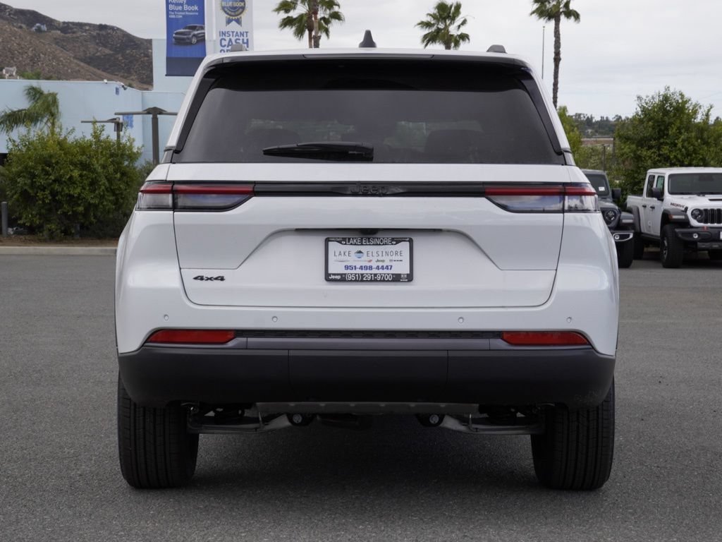 New 2026 Jeep Grand Cherokee Altitude AWD/4WD image 5