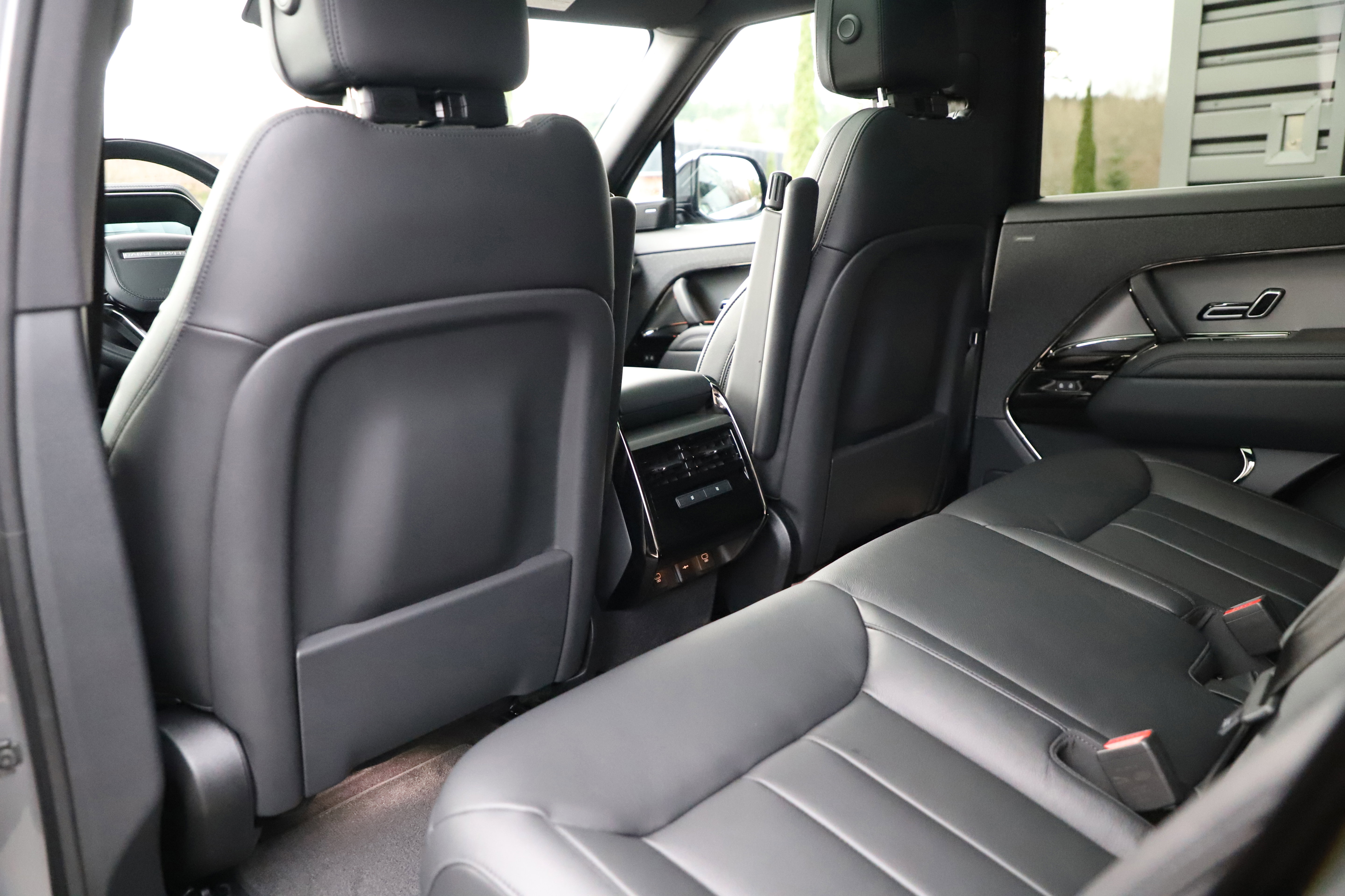 Certified 2025 Land Rover Range Rover Sport image 13