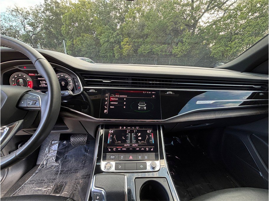 Used 2021 Audi Q8 Premium Plus w/ Premium Plus Package AWD/4WD image 11
