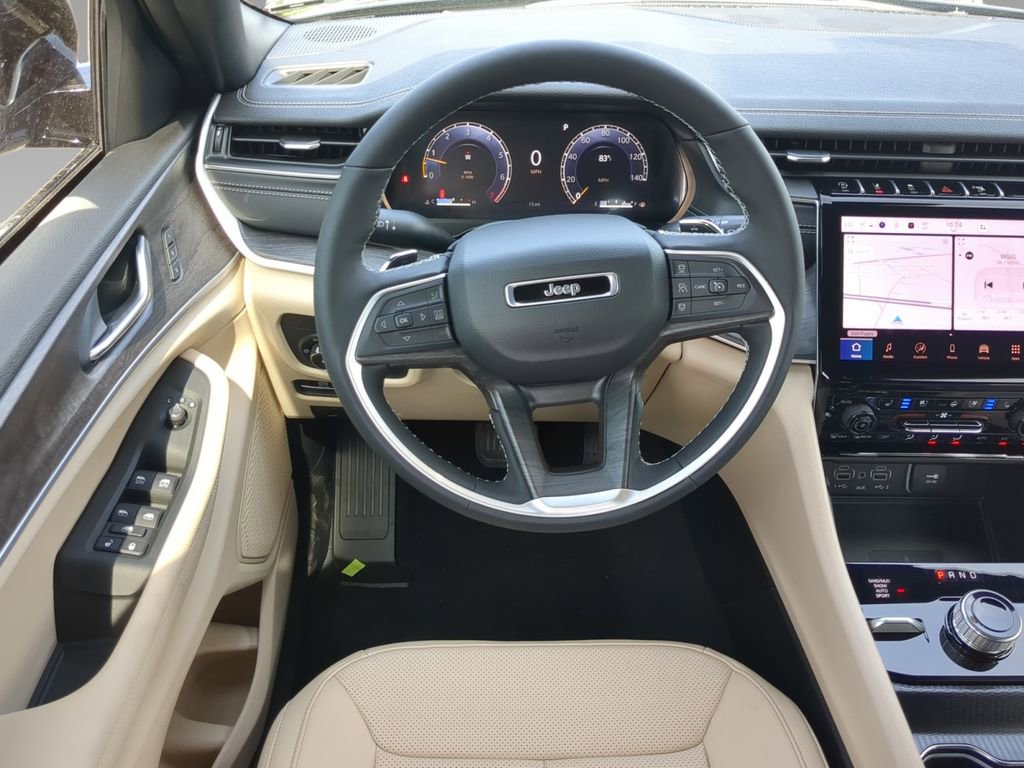 New 2025 Jeep Grand Cherokee Limited w/ Luxury Tech Group II image 16