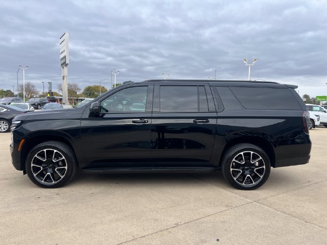 Certified 2025 Chevrolet Suburban RST w/ Comfort Package AWD/4WD image 2