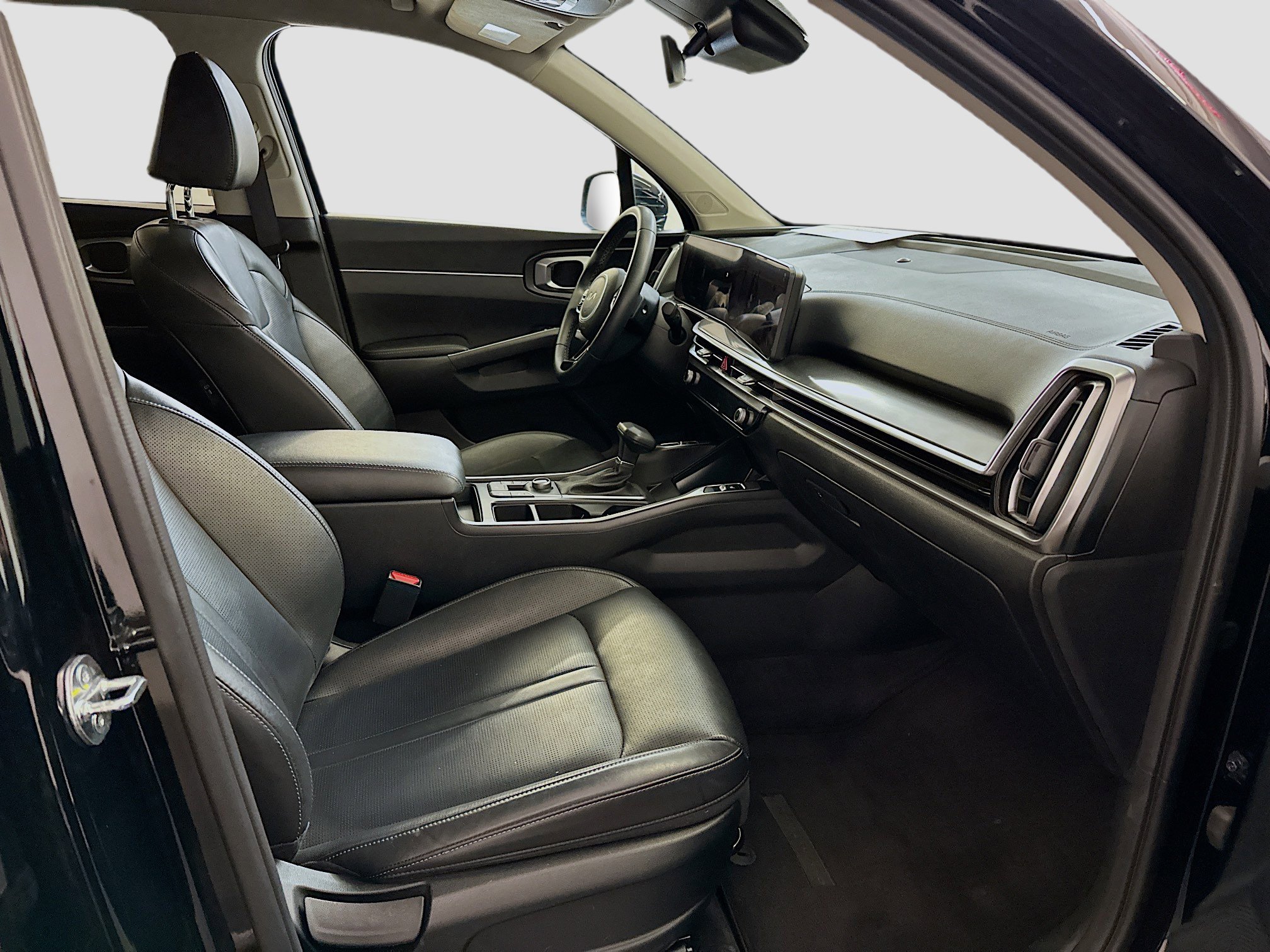 Used 2024 Kia Sorento S image 33