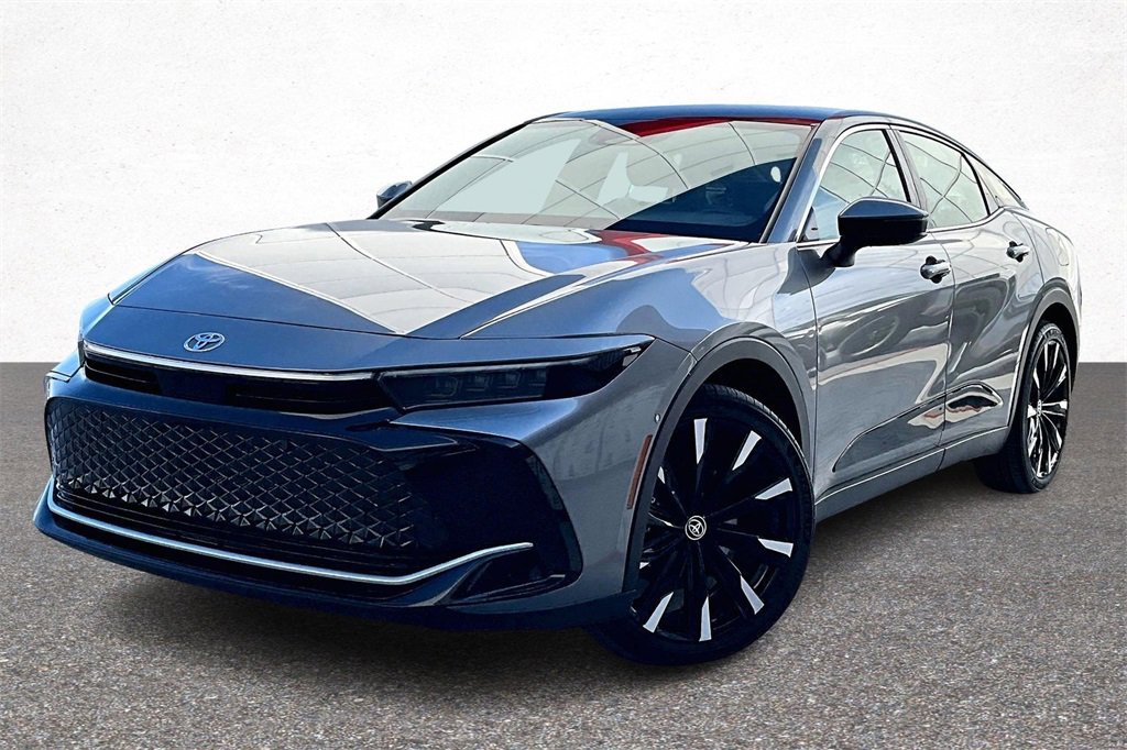 New 2024 Toyota Crown Platinum image 2