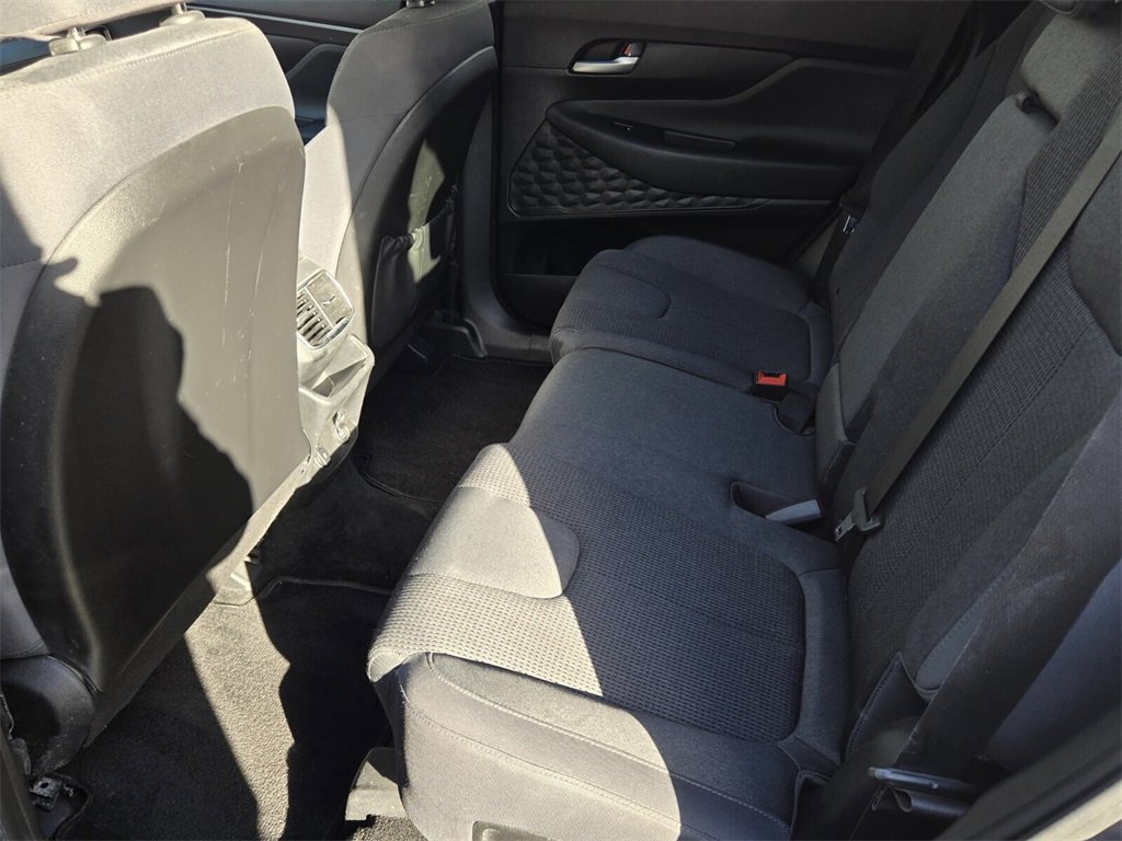 Used 2019 Hyundai Santa Fe SE image 6