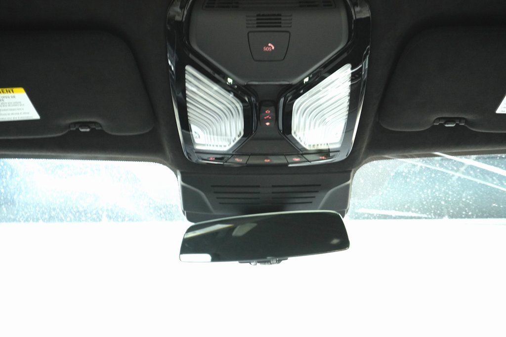 Used 2025 BMW X7 M60i image 22