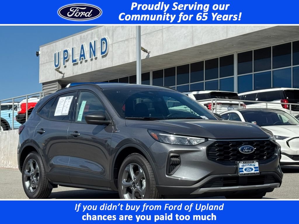 Used 2025 Ford Escape ST-Line w/ Cold Weather Package FWD image 1