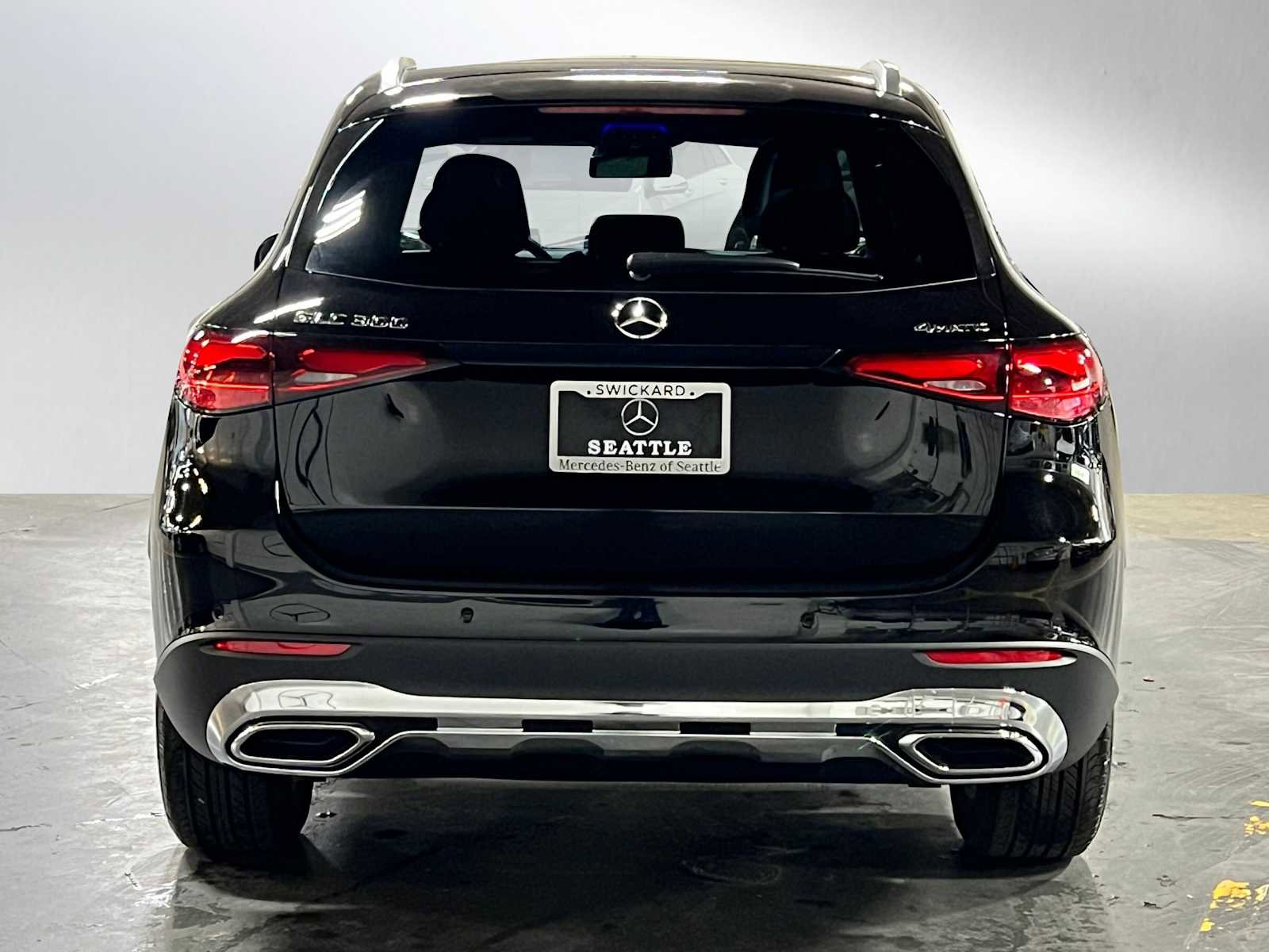 Used 2026 Mercedes-Benz GLC 300 4MATIC image 4