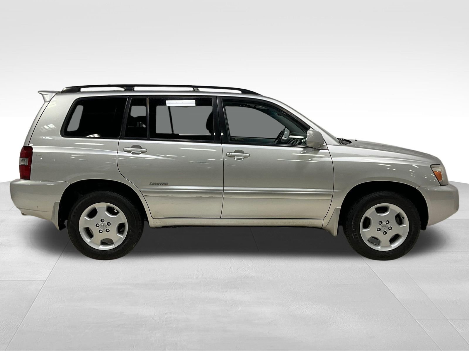 Used 2007 Toyota Highlander 4WD V6 w/ 3rd Row image 4