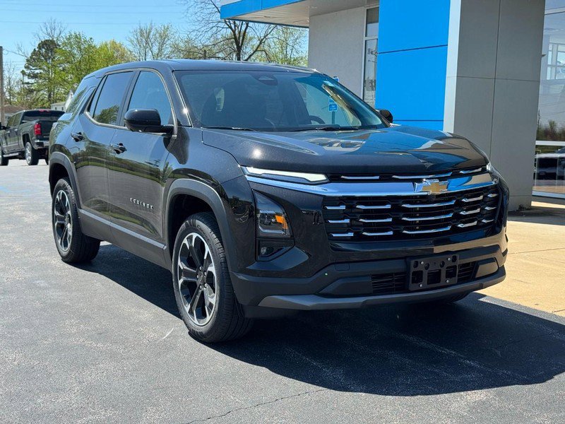 New 2026 Chevrolet Equinox LT image 2