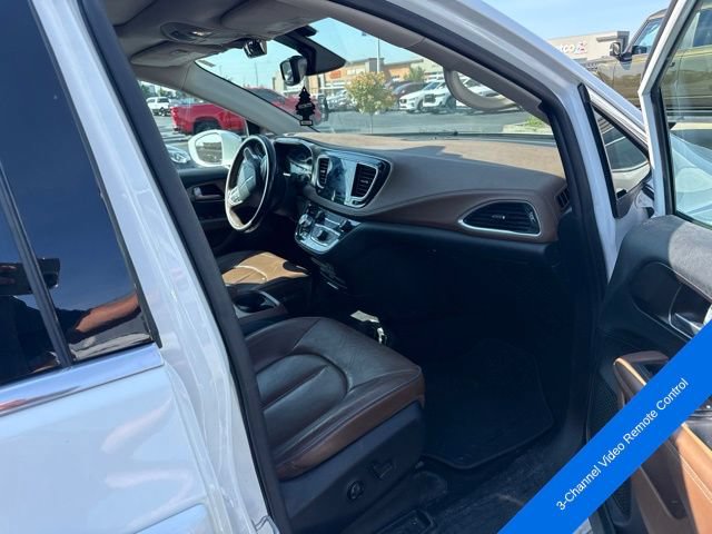 Used 2017 Chrysler Pacifica Limited FWD image 13