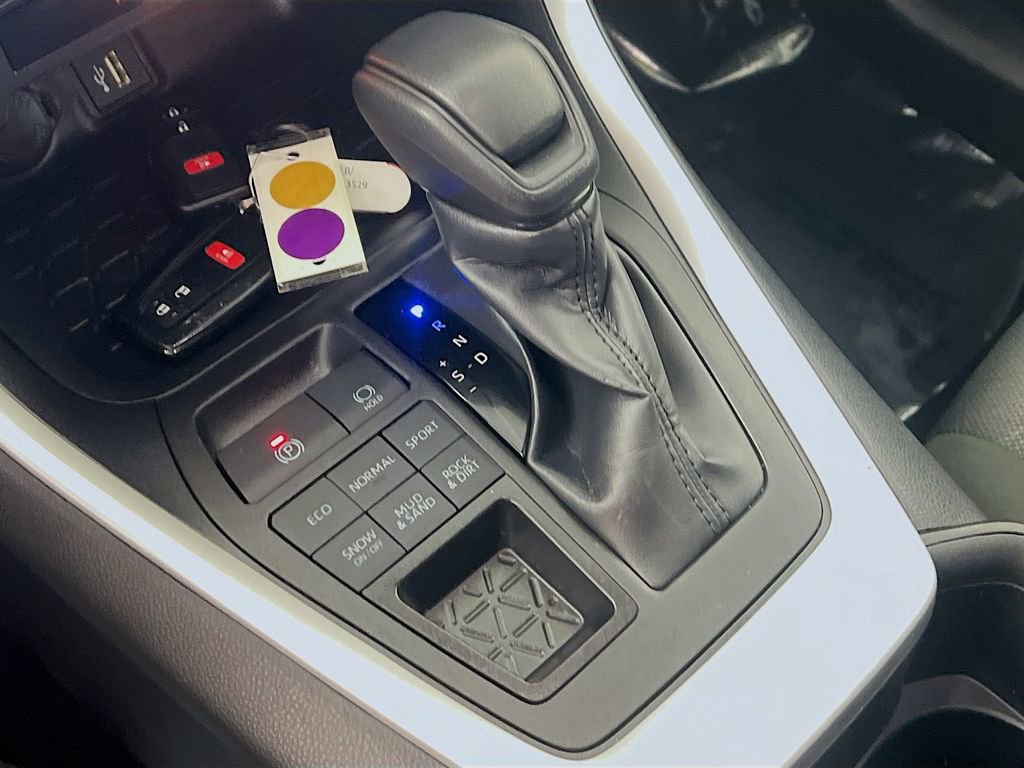 Certified 2025 Toyota RAV4 XLE AWD/4WD image 16