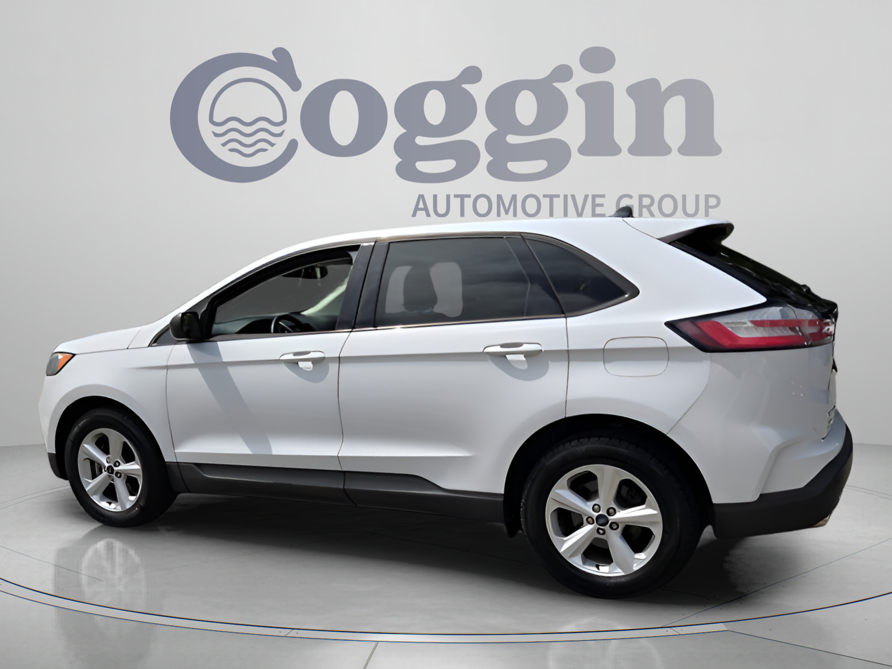 Used 2020 Ford Edge SE FWD image 3