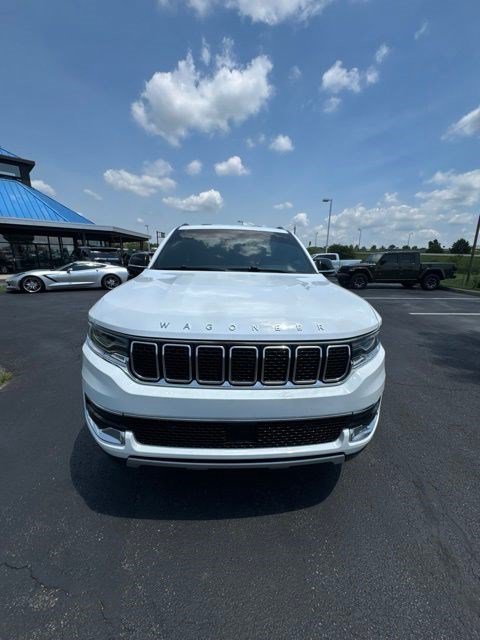 Used 2023 Jeep Wagoneer Series II AWD/4WD image 2