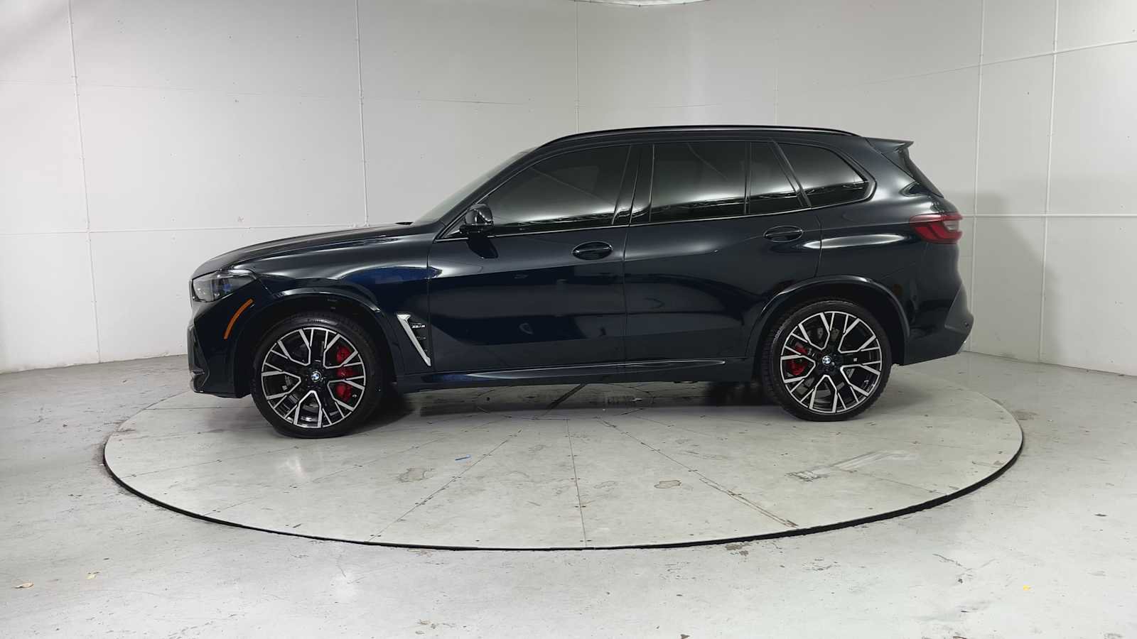 Used 2022 BMW X5 M w/ Executive Package image 5
