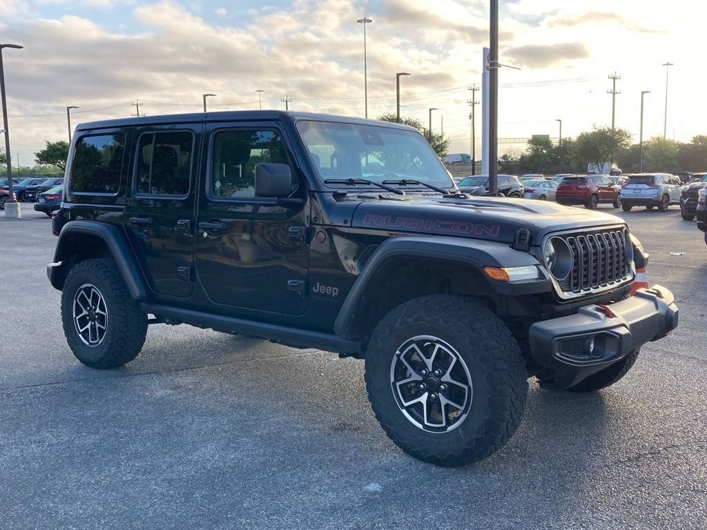 Used 2025 Jeep Wrangler Unlimited Rubicon w/ Convenience Group image 3