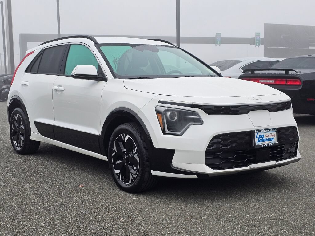 Certified 2023 Kia Niro Wind w/ Wind Preserve Package FWD image 3
