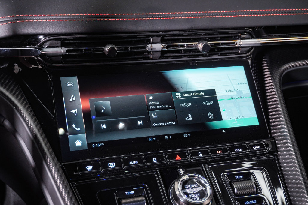 Used 2025 Aston Martin DB12 Coupe RWD image 27