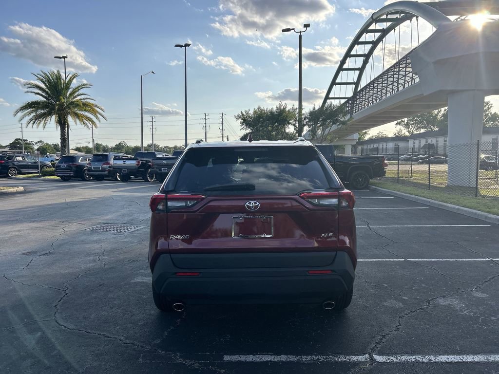 Used 2019 Toyota RAV4 XLE FWD image 17