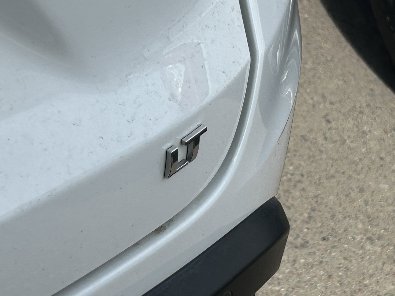 Used 2024 Chevrolet Trax LT w/ Sunroof Package FWD image 8