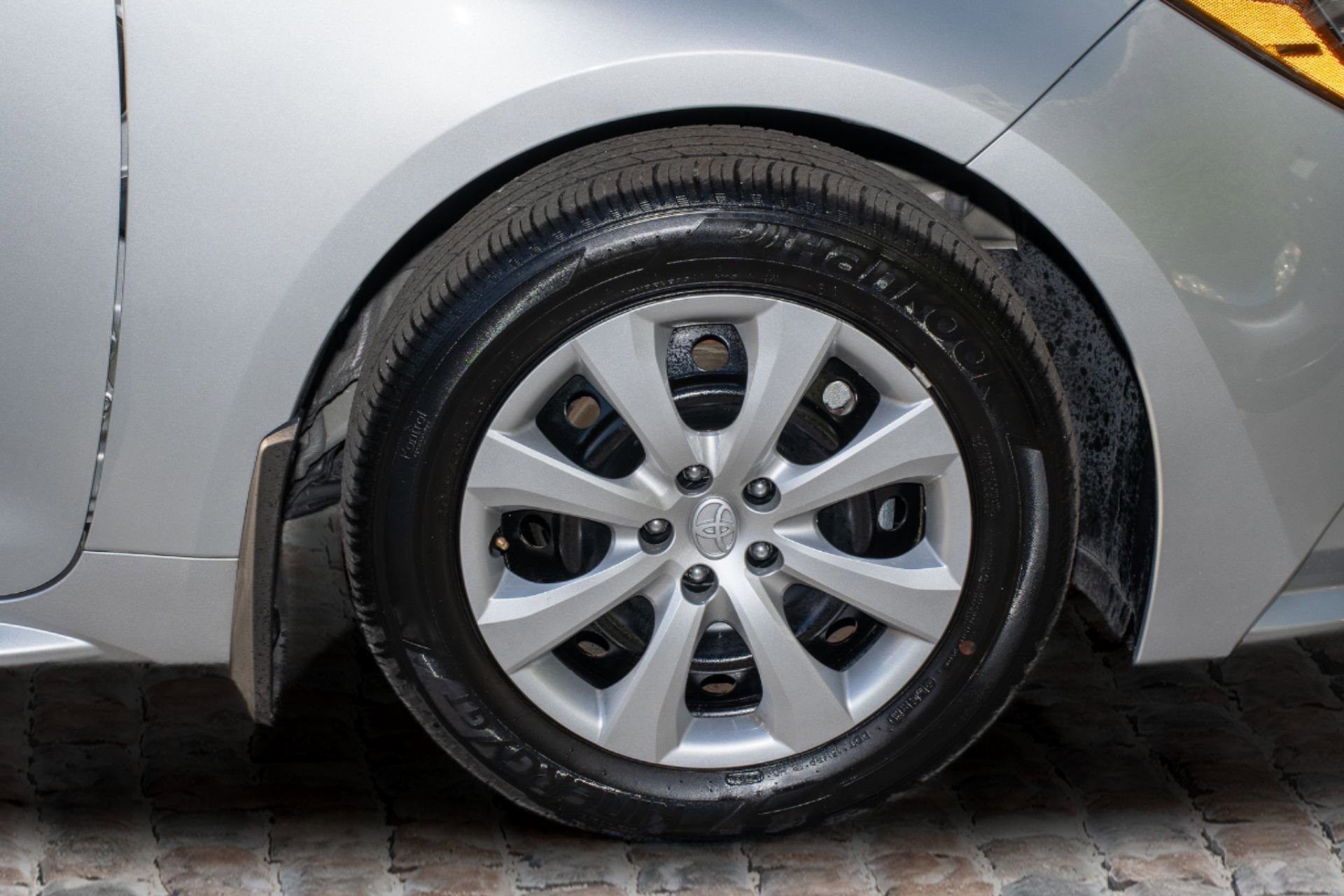 Used 2025 Toyota Corolla LE FWD image 39