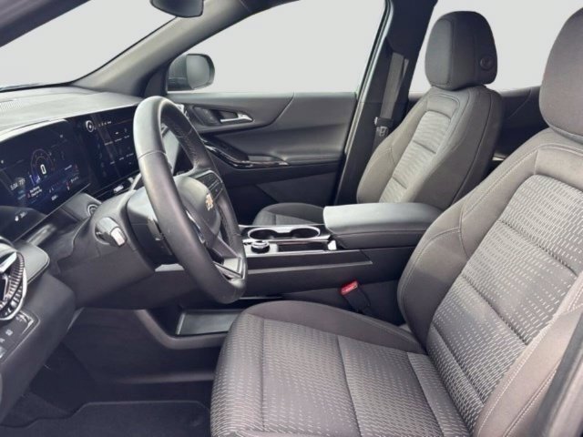Used 2026 Chevrolet Equinox LT FWD image 9