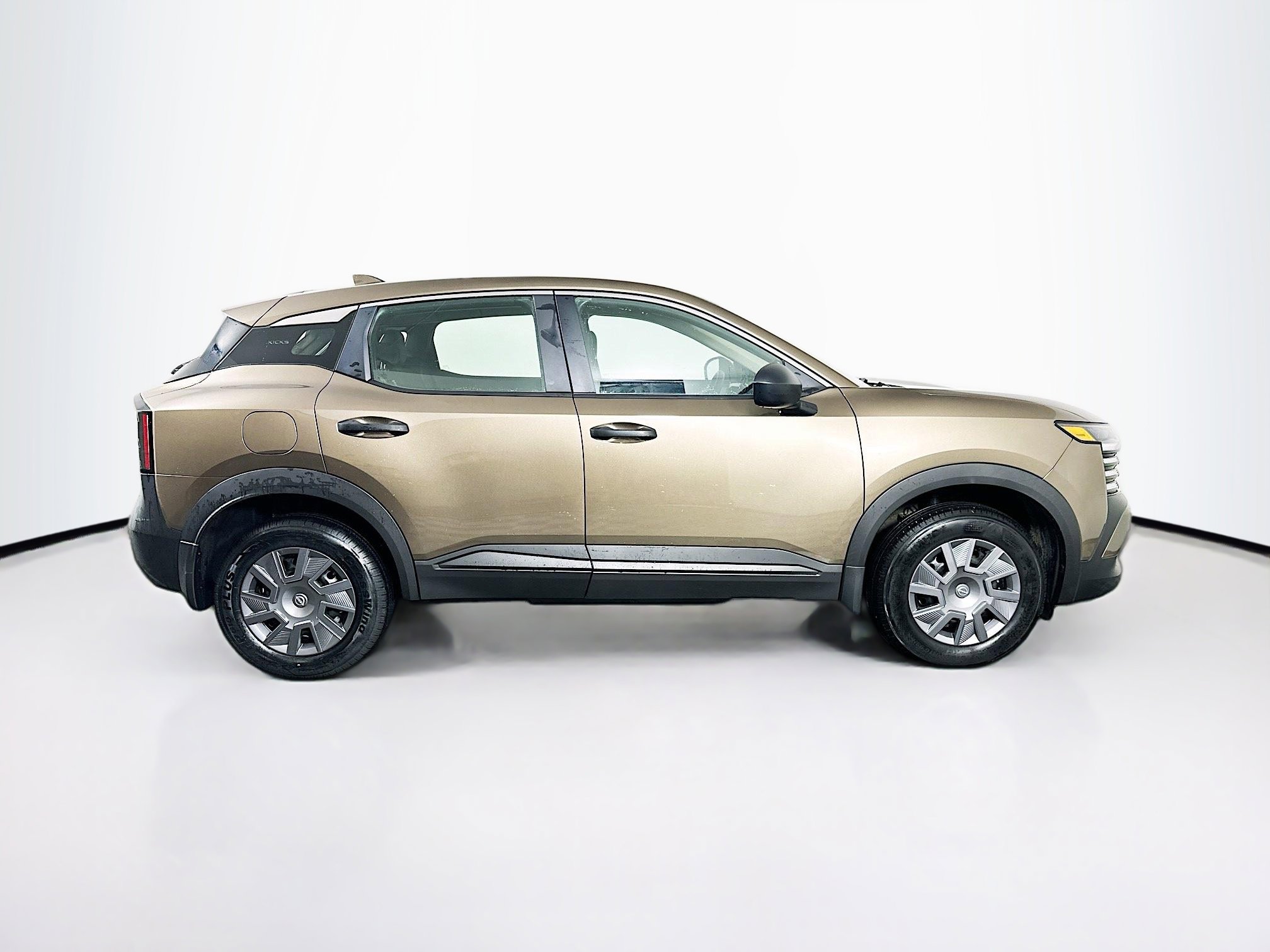 Used 2025 Nissan Kicks S image 10