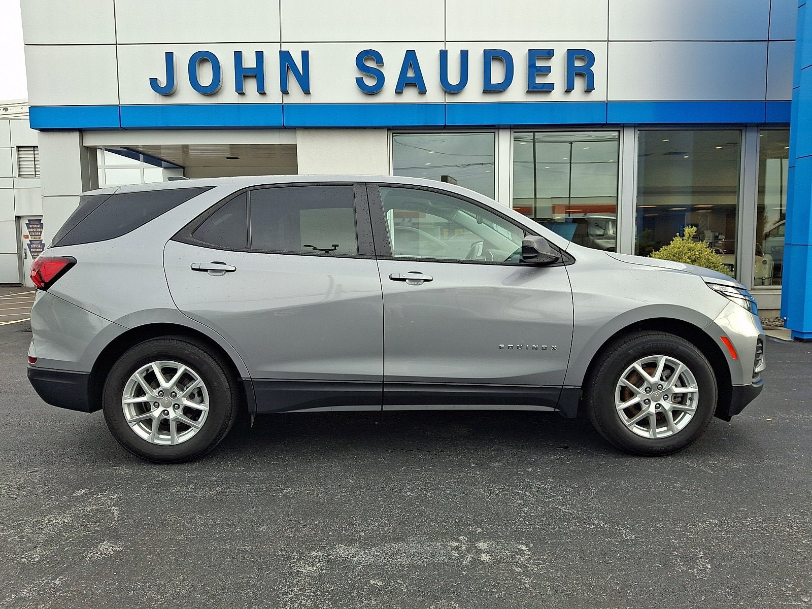 Used 2024 Chevrolet Equinox LS w/ LS Convenience Package FWD image 7