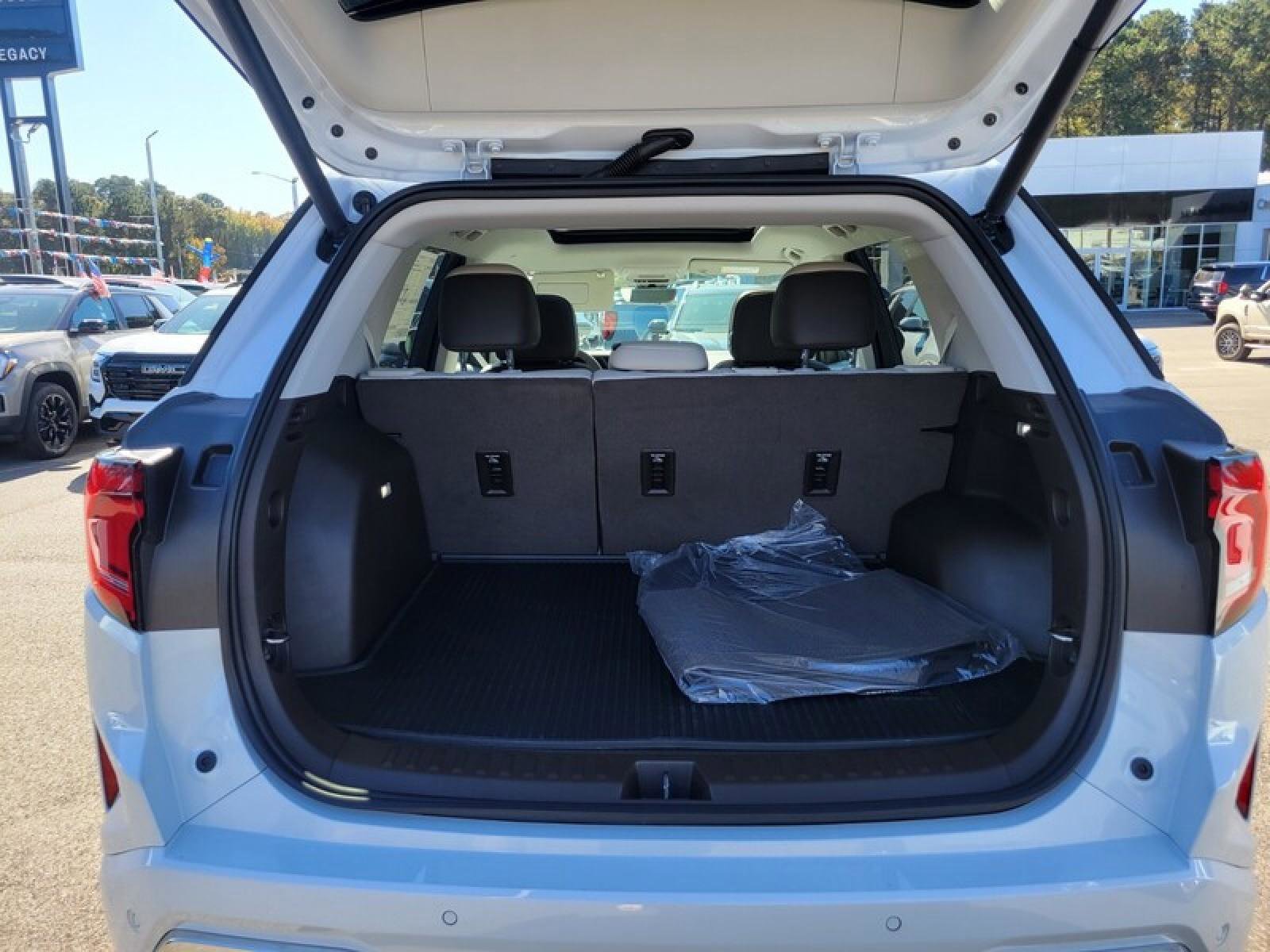 New 2026 GMC Terrain Denali w/ LPO, Floor Liner Package AWD/4WD image 7