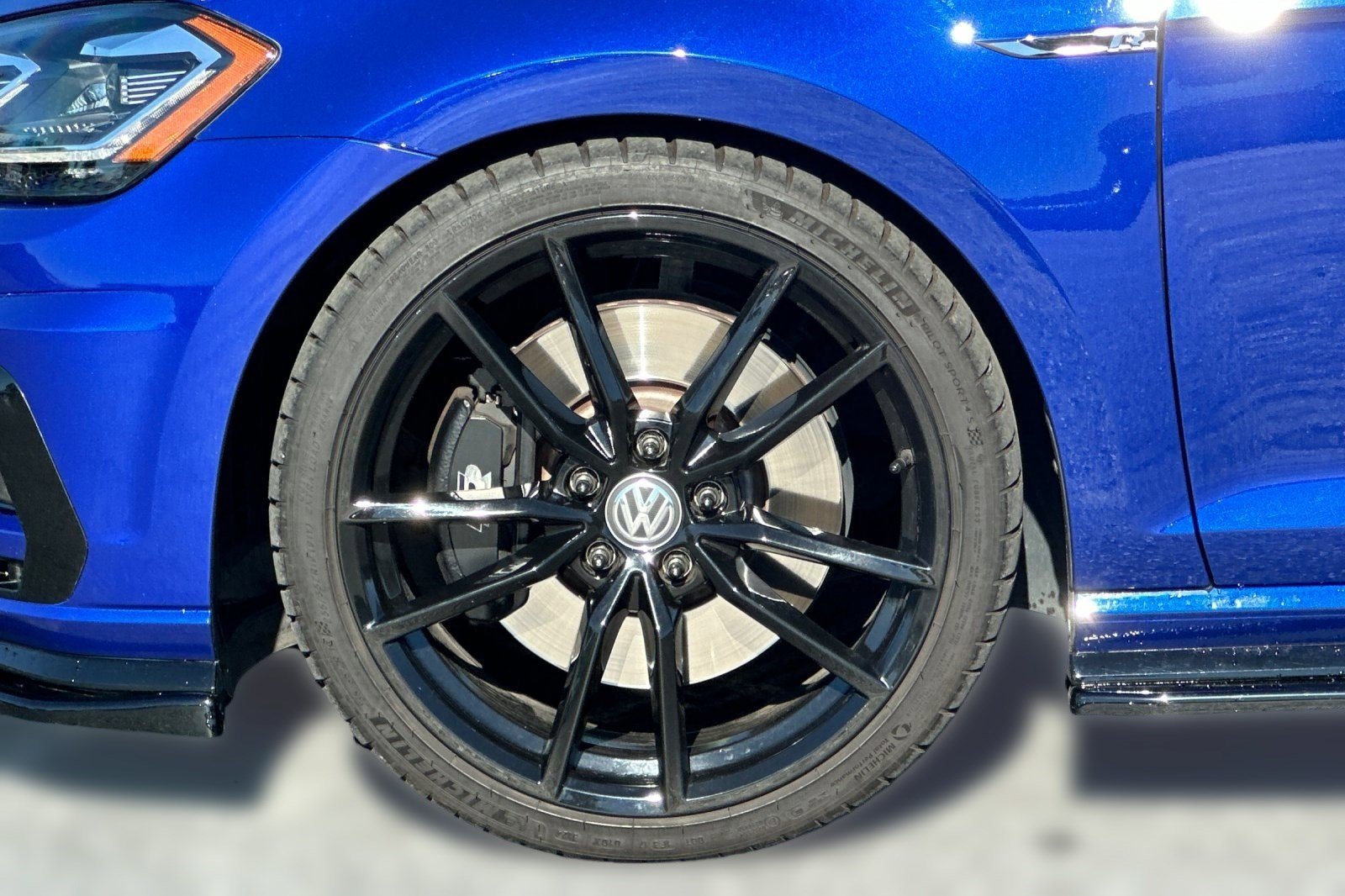 Used 2019 Volkswagen Golf R 4-Door image 12