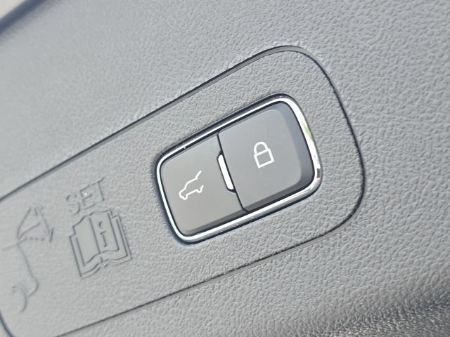 Used 2023 Lincoln Aviator Reserve w/ Equipment Group 201A AWD/4WD image 11